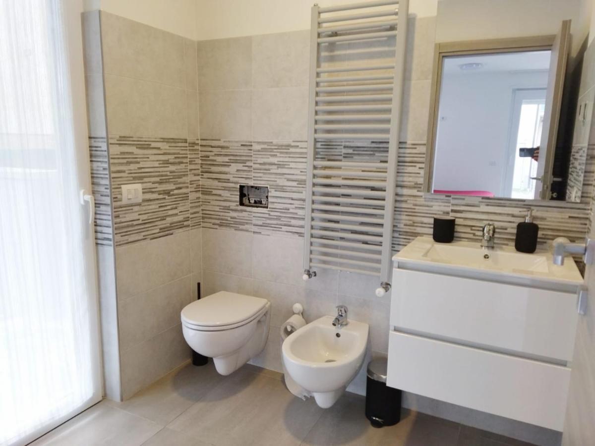 Apartamento Riva'S Slim House 2 Exterior foto