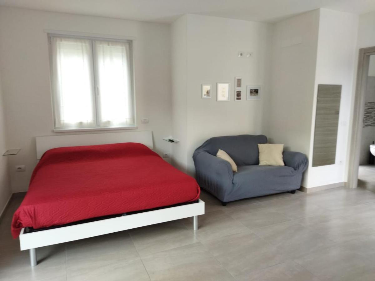 Apartamento Riva'S Slim House 2 Exterior foto
