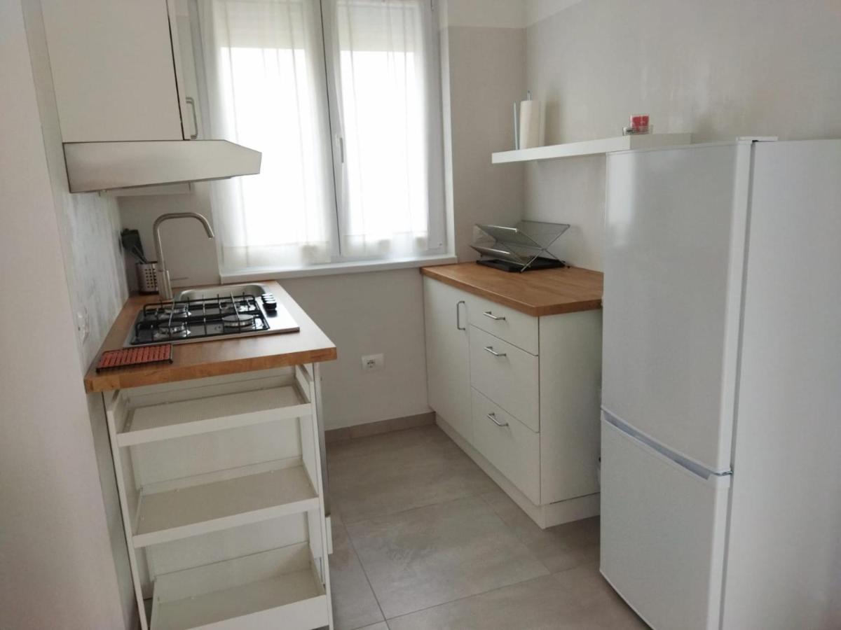 Apartamento Riva'S Slim House 2 Exterior foto
