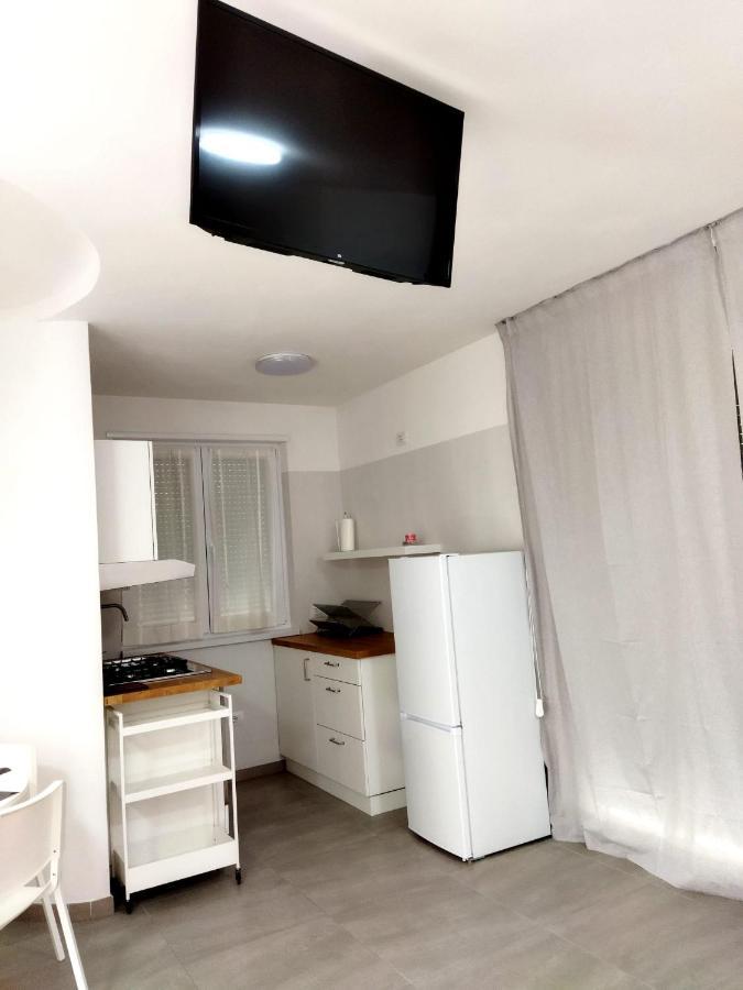 Apartamento Riva'S Slim House 2 Exterior foto