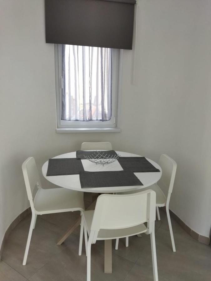 Apartamento Riva'S Slim House 2 Exterior foto