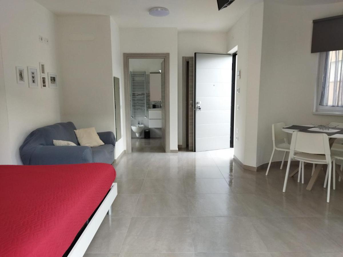 Apartamento Riva'S Slim House 2 Exterior foto